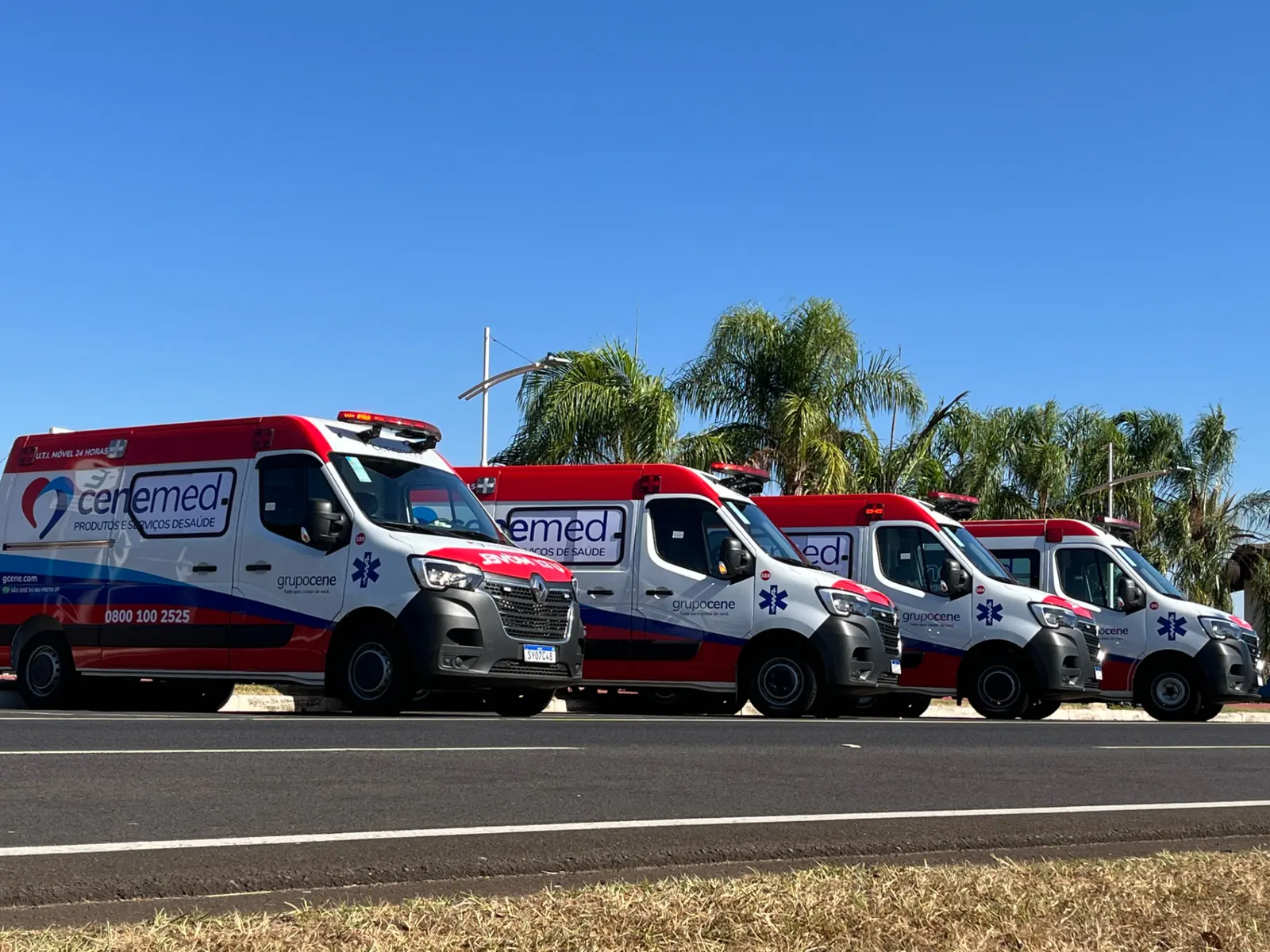 Frota de ambulâncias UTI Móvel da Cenemed